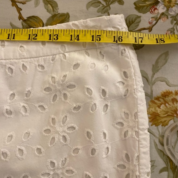 🎉SALE🎉Old Navy 🥰 White Embroidered Skirt - Picture 9 of 11